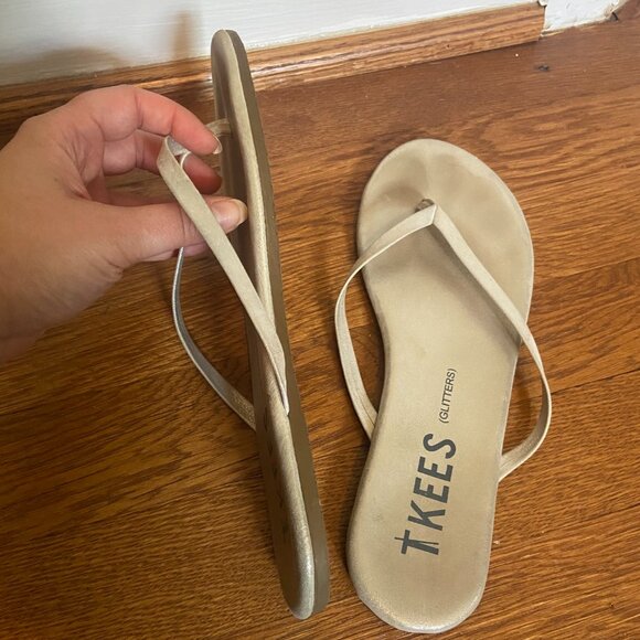 TKEES Lily Glitters Flip Flops in Gleam (Silver) - 7 - Picture 6 of 7